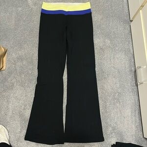 Lululemon Groove Pant Size 6 with yellow and purple waistband